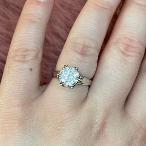 Stunning vintage Diamonique sterling Silver ring